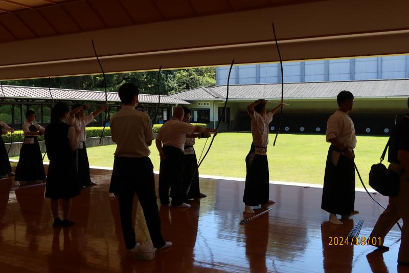 霊丘公園弓道場にて